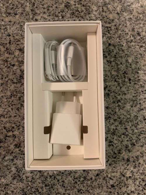 HUAWEI P30 128GB SINGLE  SIM and GT2-469  COMBO MINT CONDITION AS NEW